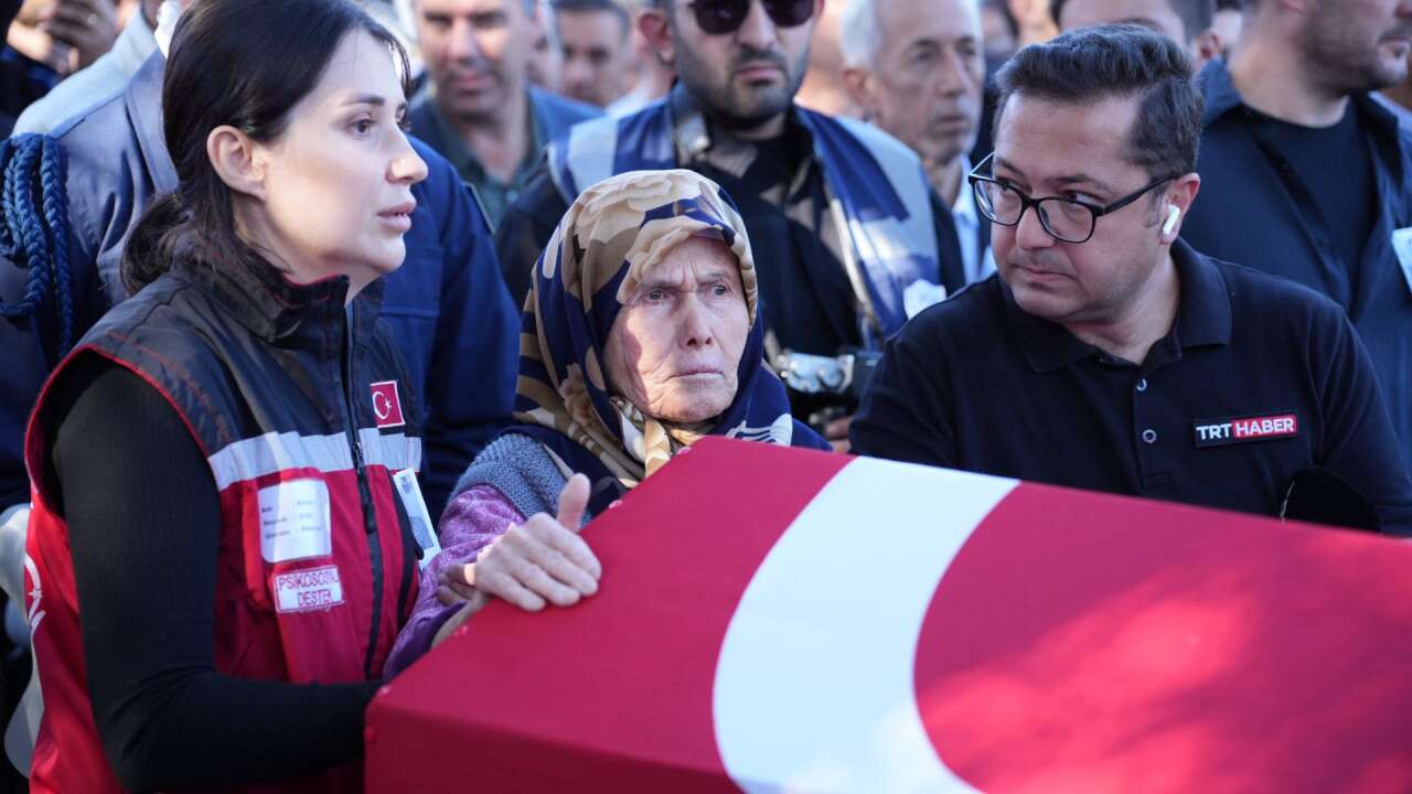 Fotoğrafını Babası Taşıdı: Milas Şehidini Gözyaşlarıyla Uğurladı 13